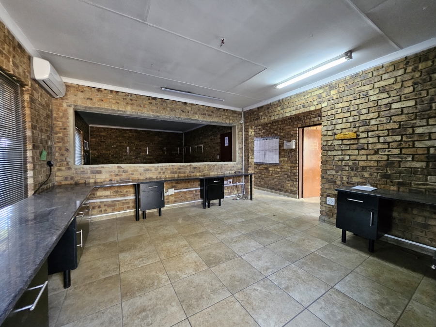 Commercial Property for Sale in Rosslyn Gauteng