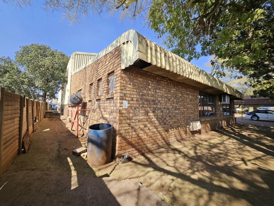 Commercial Property for Sale in Rosslyn Gauteng