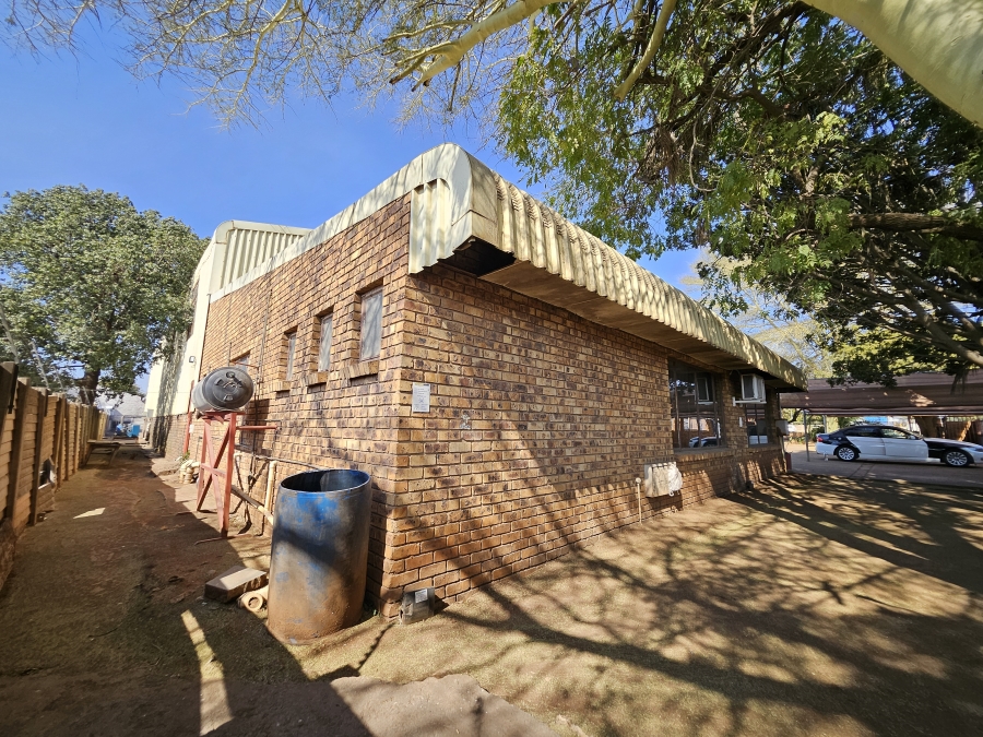 Commercial Property for Sale in Rosslyn Gauteng