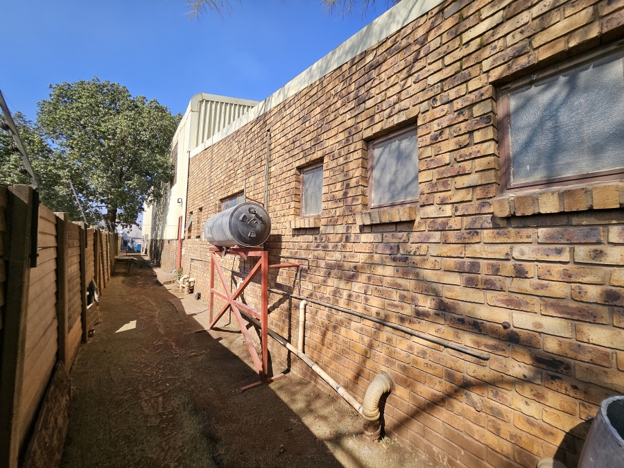 Commercial Property for Sale in Rosslyn Gauteng
