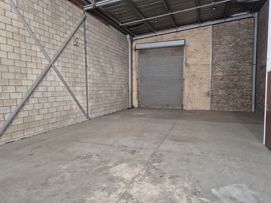 To Let commercial Property for Rent in Sunnyrock Gauteng