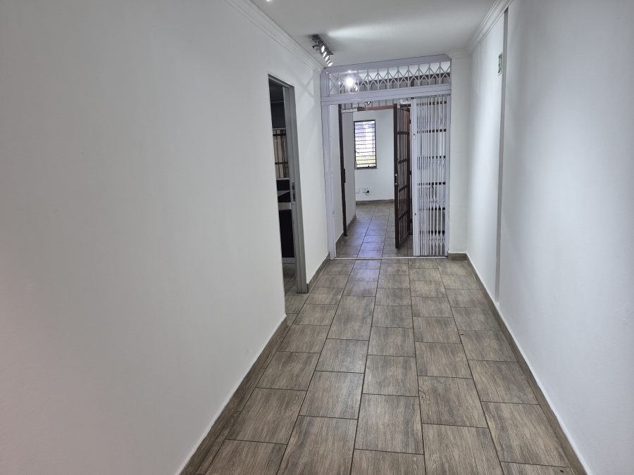 To Let commercial Property for Rent in Sunnyrock Gauteng