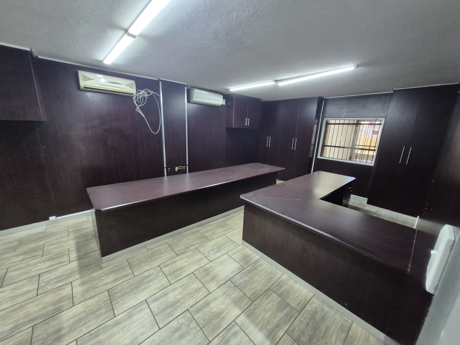 To Let commercial Property for Rent in Sunnyrock Gauteng