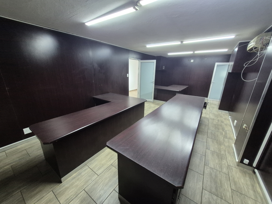 To Let commercial Property for Rent in Sunnyrock Gauteng