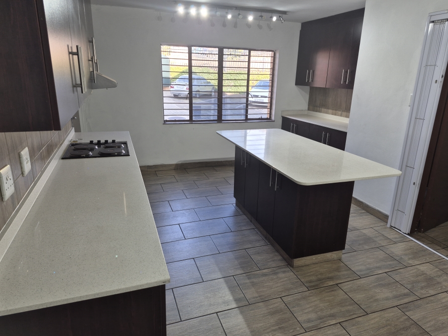 To Let commercial Property for Rent in Sunnyrock Gauteng