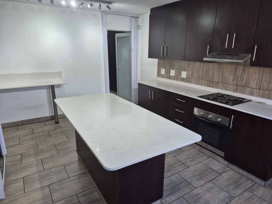 To Let commercial Property for Rent in Sunnyrock Gauteng