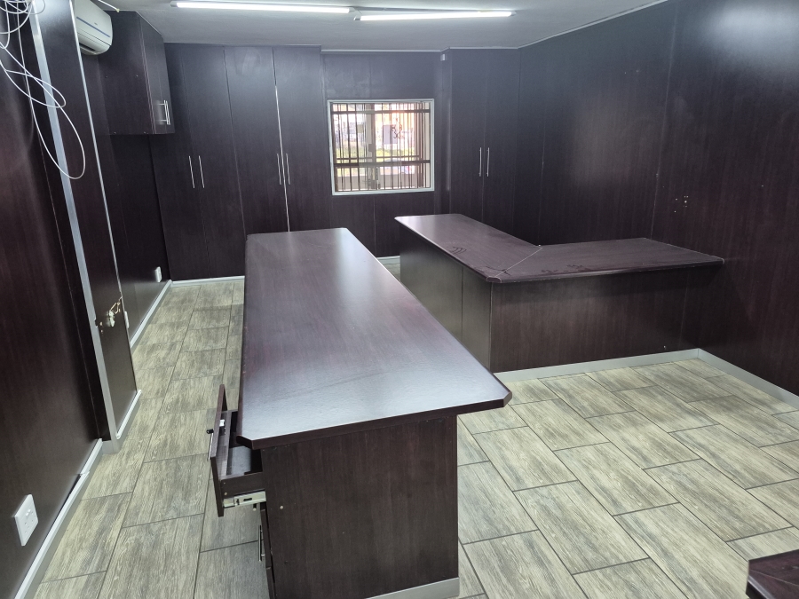 To Let commercial Property for Rent in Sunnyrock Gauteng