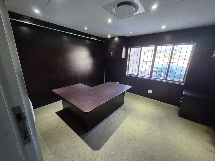 To Let commercial Property for Rent in Sunnyrock Gauteng