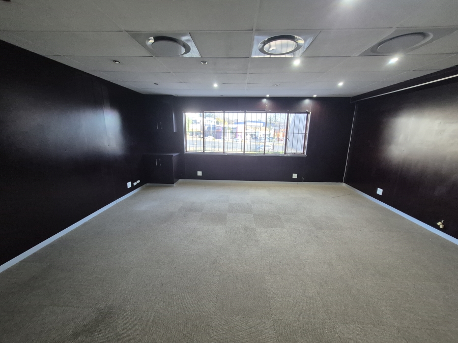 To Let commercial Property for Rent in Sunnyrock Gauteng