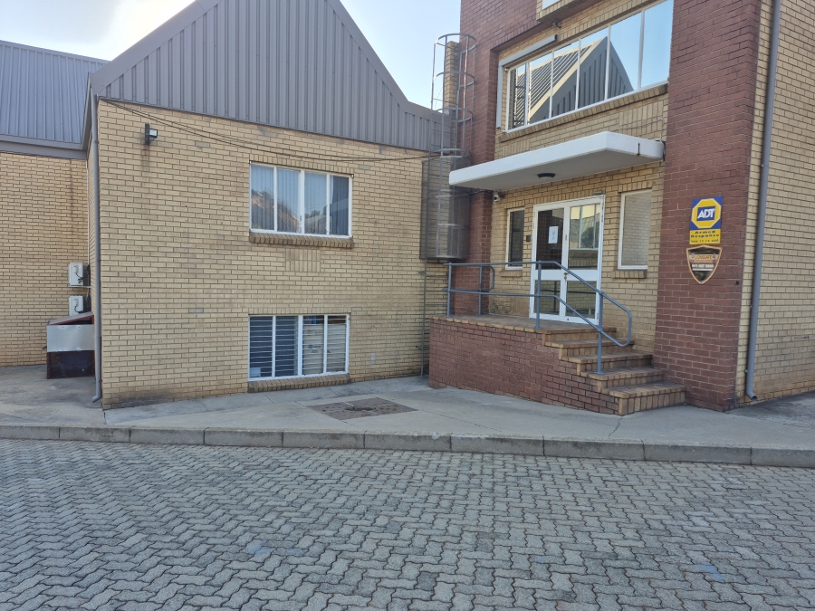 To Let commercial Property for Rent in Sunnyrock Gauteng