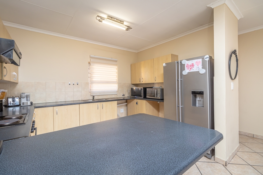 3 Bedroom Property for Sale in Rangeview Gauteng