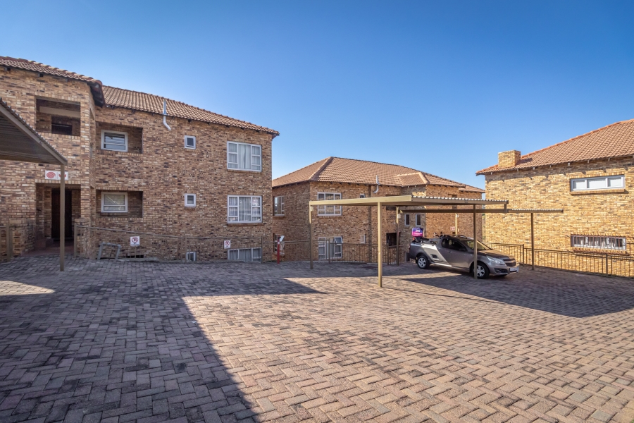 3 Bedroom Property for Sale in Rangeview Gauteng