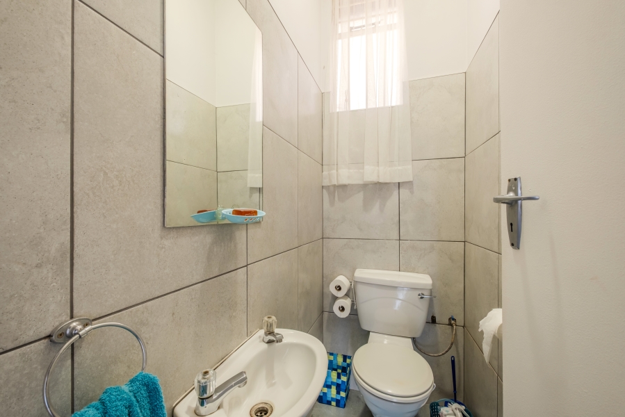 5 Bedroom Property for Sale in Waterkloof Ridge Gauteng