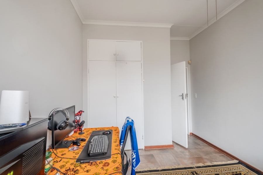 5 Bedroom Property for Sale in Waterkloof Ridge Gauteng