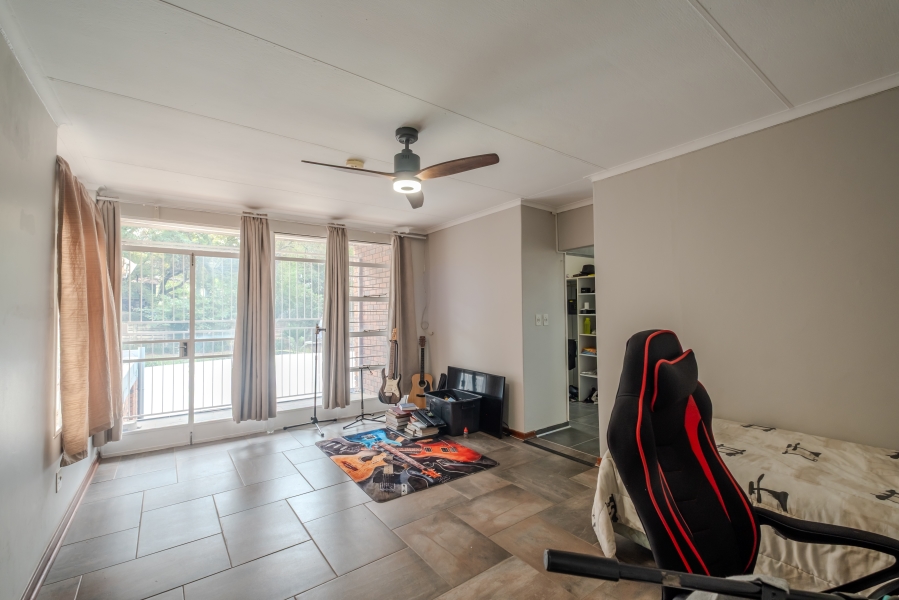 5 Bedroom Property for Sale in Waterkloof Ridge Gauteng