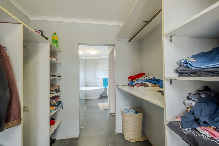 5 Bedroom Property for Sale in Waterkloof Ridge Gauteng