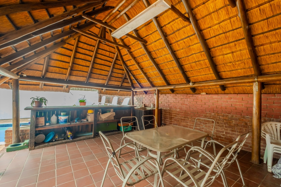 5 Bedroom Property for Sale in Waterkloof Ridge Gauteng