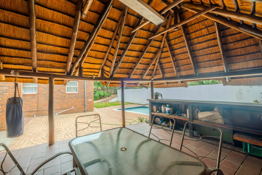 5 Bedroom Property for Sale in Waterkloof Ridge Gauteng