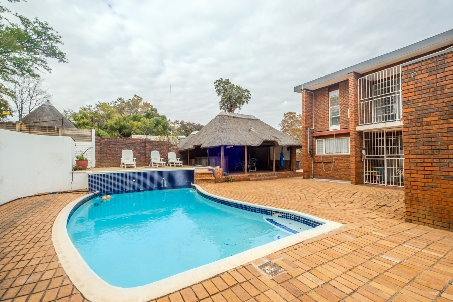 5 Bedroom Property for Sale in Waterkloof Ridge Gauteng