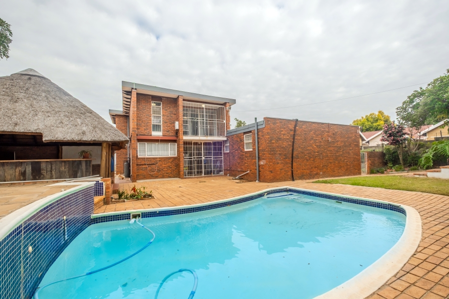 5 Bedroom Property for Sale in Waterkloof Ridge Gauteng