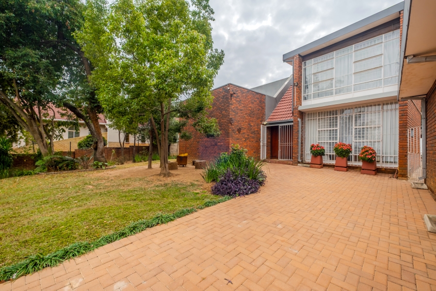 5 Bedroom Property for Sale in Waterkloof Ridge Gauteng