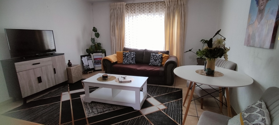 2 Bedroom Property for Sale in Helderkruin Gauteng