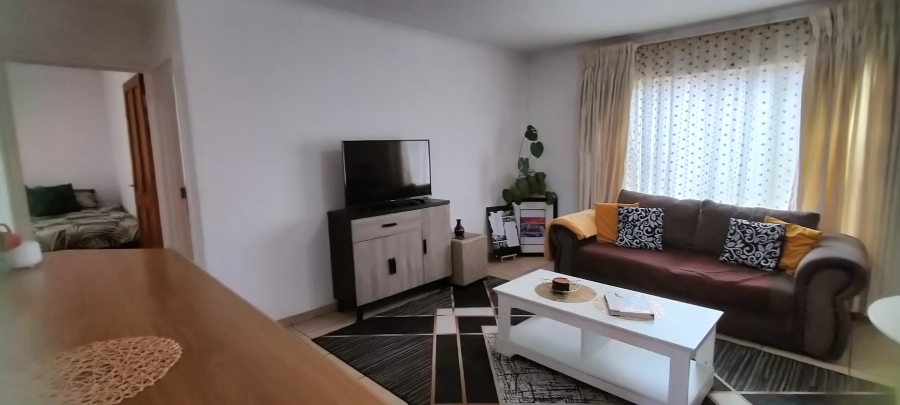 2 Bedroom Property for Sale in Helderkruin Gauteng