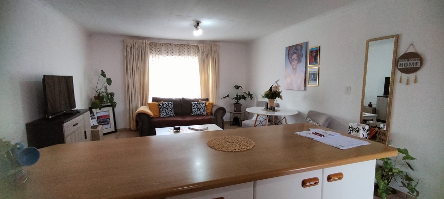 2 Bedroom Property for Sale in Helderkruin Gauteng