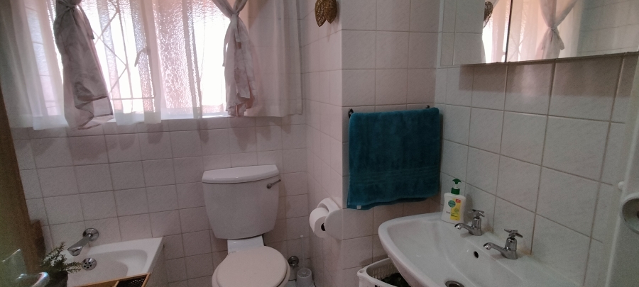 2 Bedroom Property for Sale in Helderkruin Gauteng