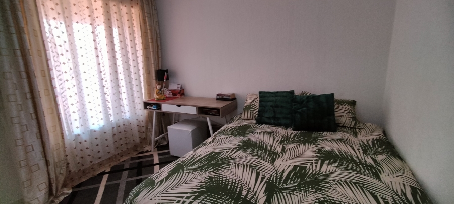 2 Bedroom Property for Sale in Helderkruin Gauteng