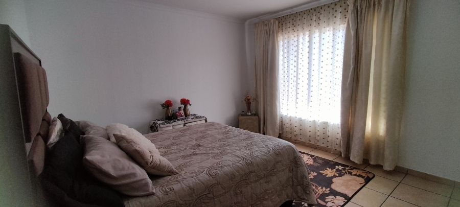 2 Bedroom Property for Sale in Helderkruin Gauteng