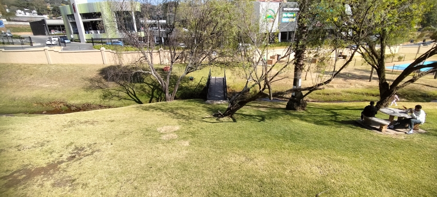 2 Bedroom Property for Sale in Helderkruin Gauteng