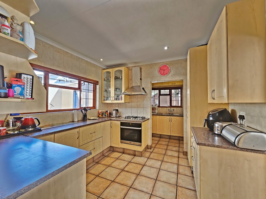 5 Bedroom Property for Sale in Moreleta Park Gauteng