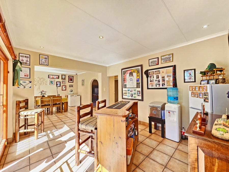 5 Bedroom Property for Sale in Moreleta Park Gauteng