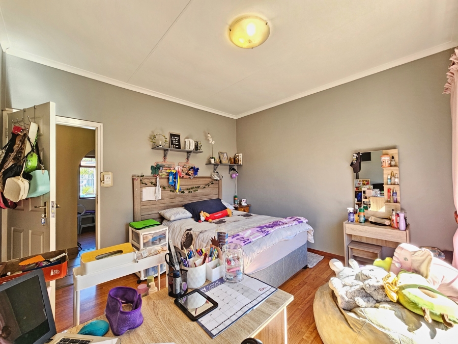 5 Bedroom Property for Sale in Moreleta Park Gauteng
