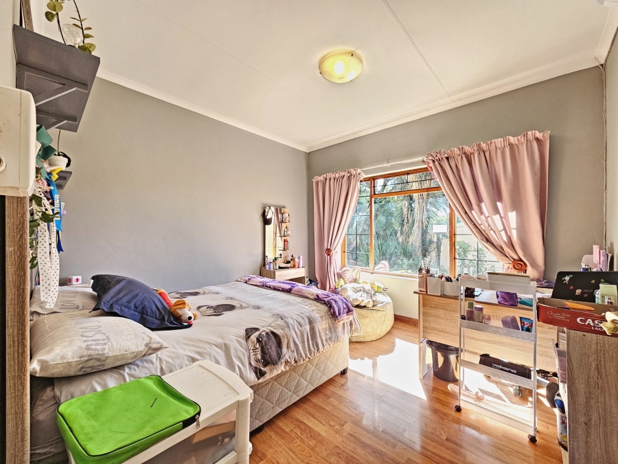 5 Bedroom Property for Sale in Moreleta Park Gauteng
