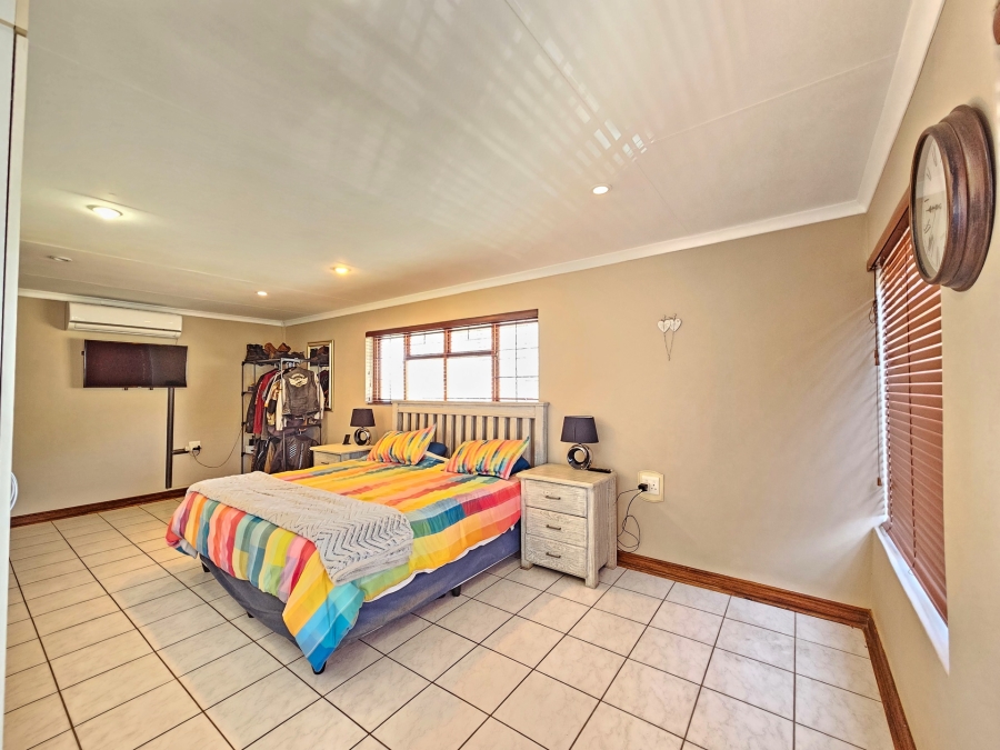5 Bedroom Property for Sale in Moreleta Park Gauteng