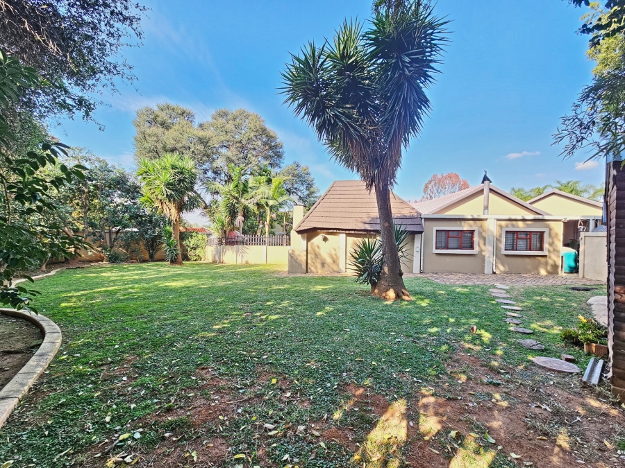 5 Bedroom Property for Sale in Moreleta Park Gauteng