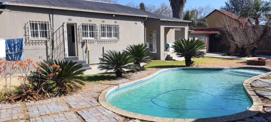 3 Bedroom Property for Sale in Edenvale Central Gauteng