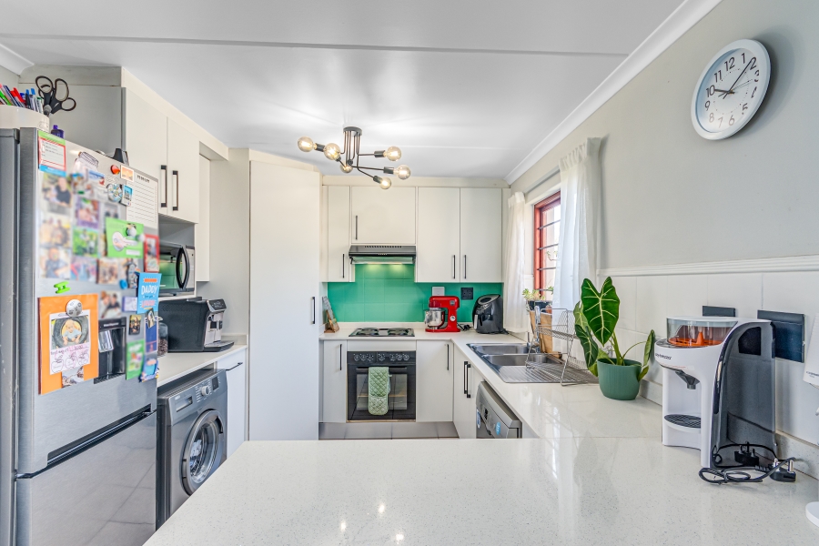 3 Bedroom Property for Sale in Broadacres Gauteng