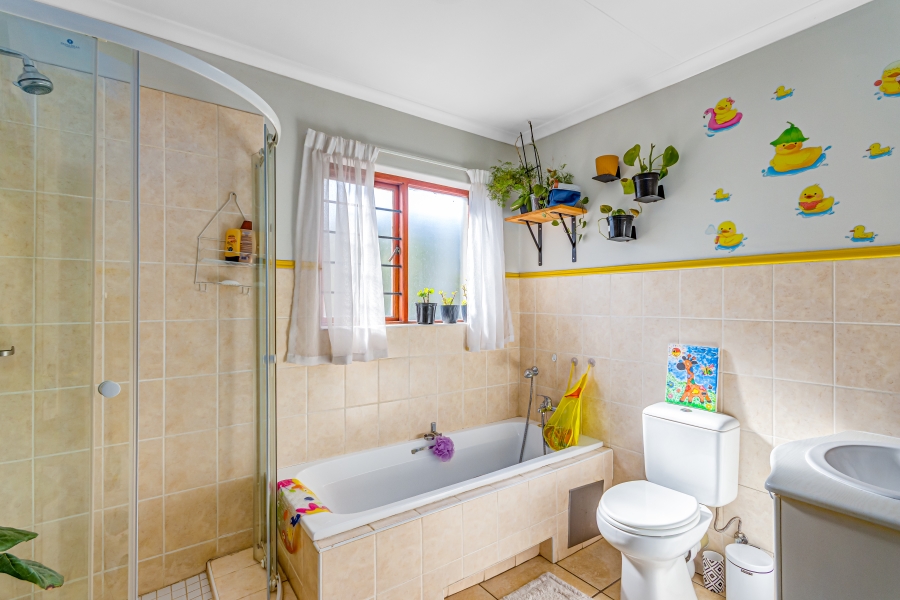 3 Bedroom Property for Sale in Broadacres Gauteng