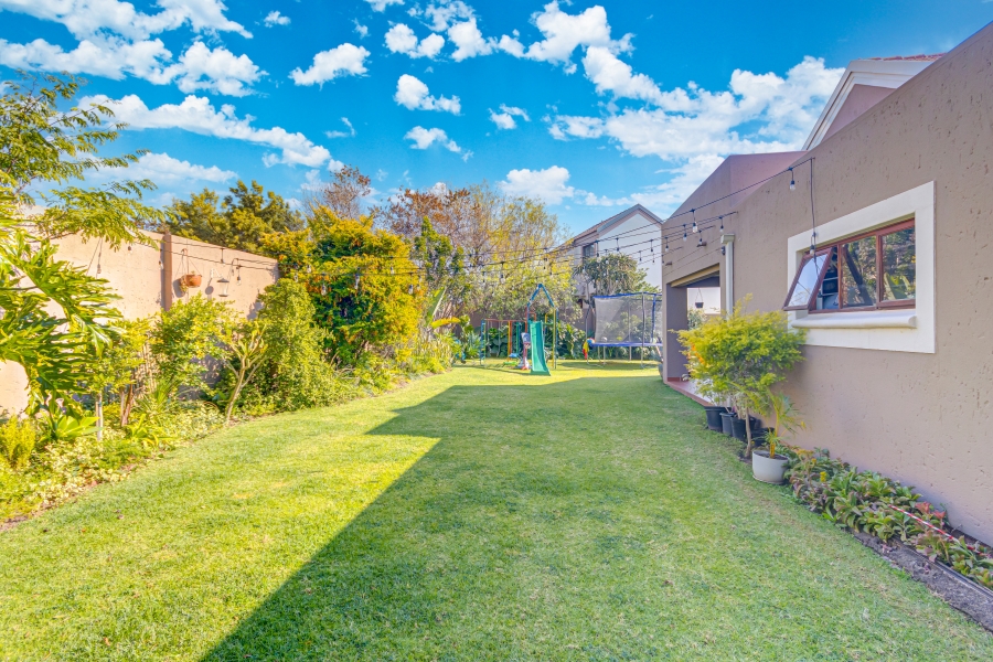 3 Bedroom Property for Sale in Broadacres Gauteng