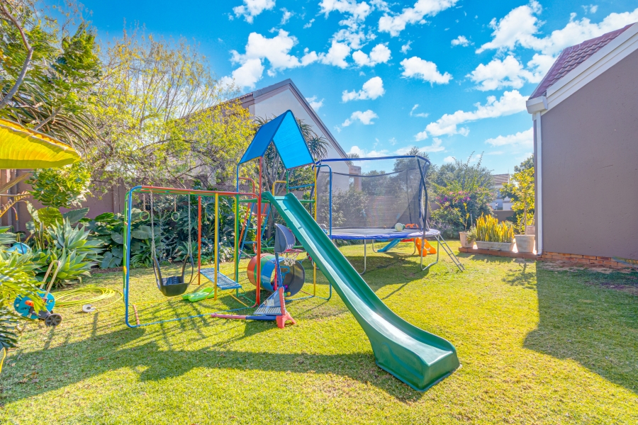 3 Bedroom Property for Sale in Broadacres Gauteng