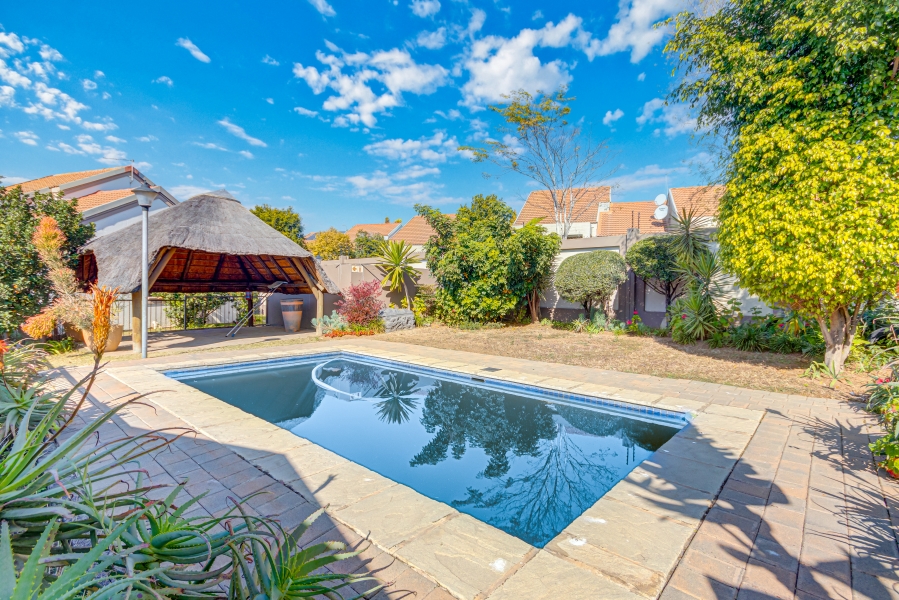 3 Bedroom Property for Sale in Broadacres Gauteng