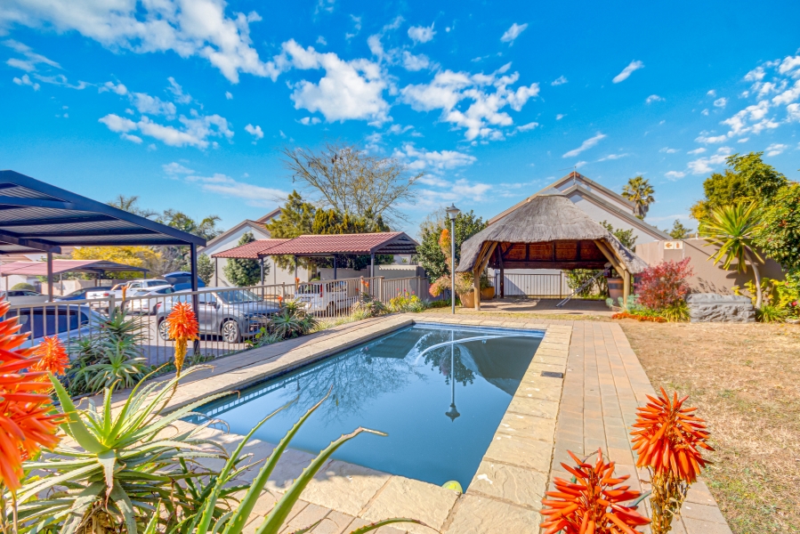 3 Bedroom Property for Sale in Broadacres Gauteng