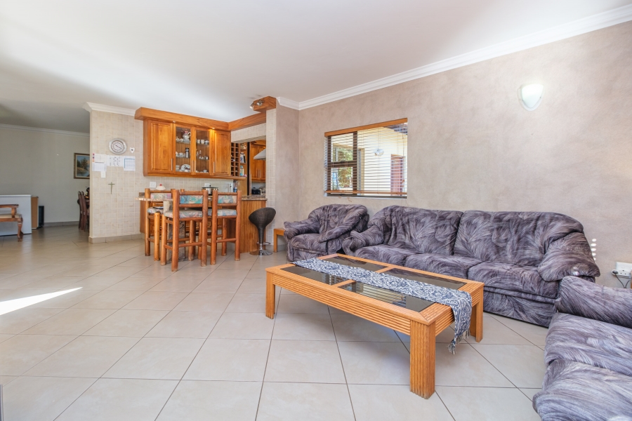 4 Bedroom Property for Sale in Ruimsig Country Estate Gauteng