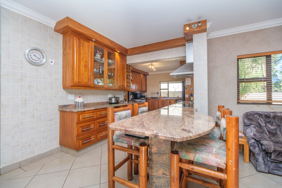 4 Bedroom Property for Sale in Ruimsig Country Estate Gauteng