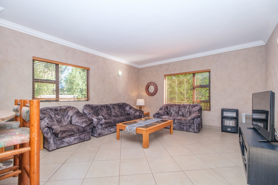 4 Bedroom Property for Sale in Ruimsig Country Estate Gauteng