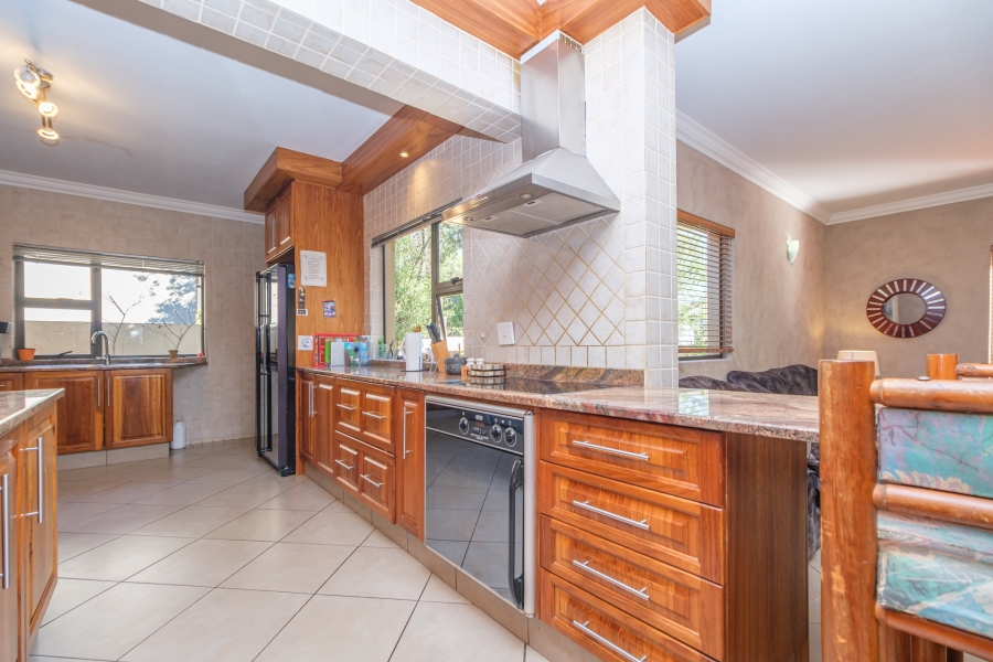 4 Bedroom Property for Sale in Ruimsig Country Estate Gauteng
