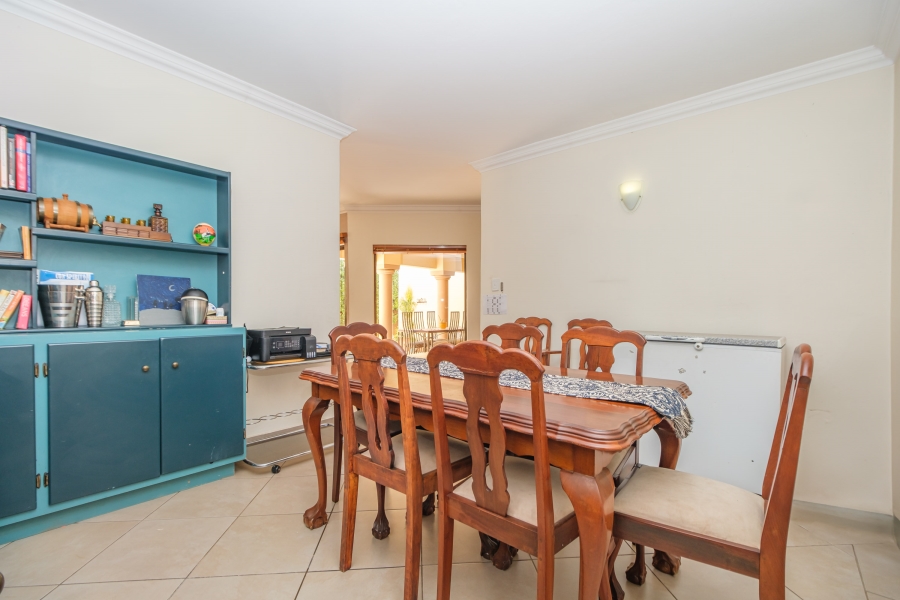 4 Bedroom Property for Sale in Ruimsig Country Estate Gauteng